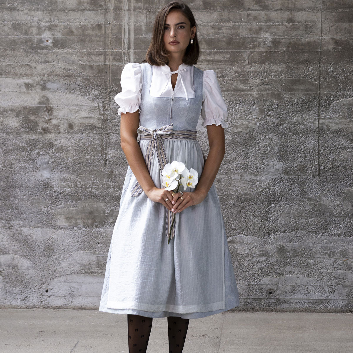 Madame Marie Dirndl Calyssia Cloud 75cm mit Reißverschluss - Datschi Trachten