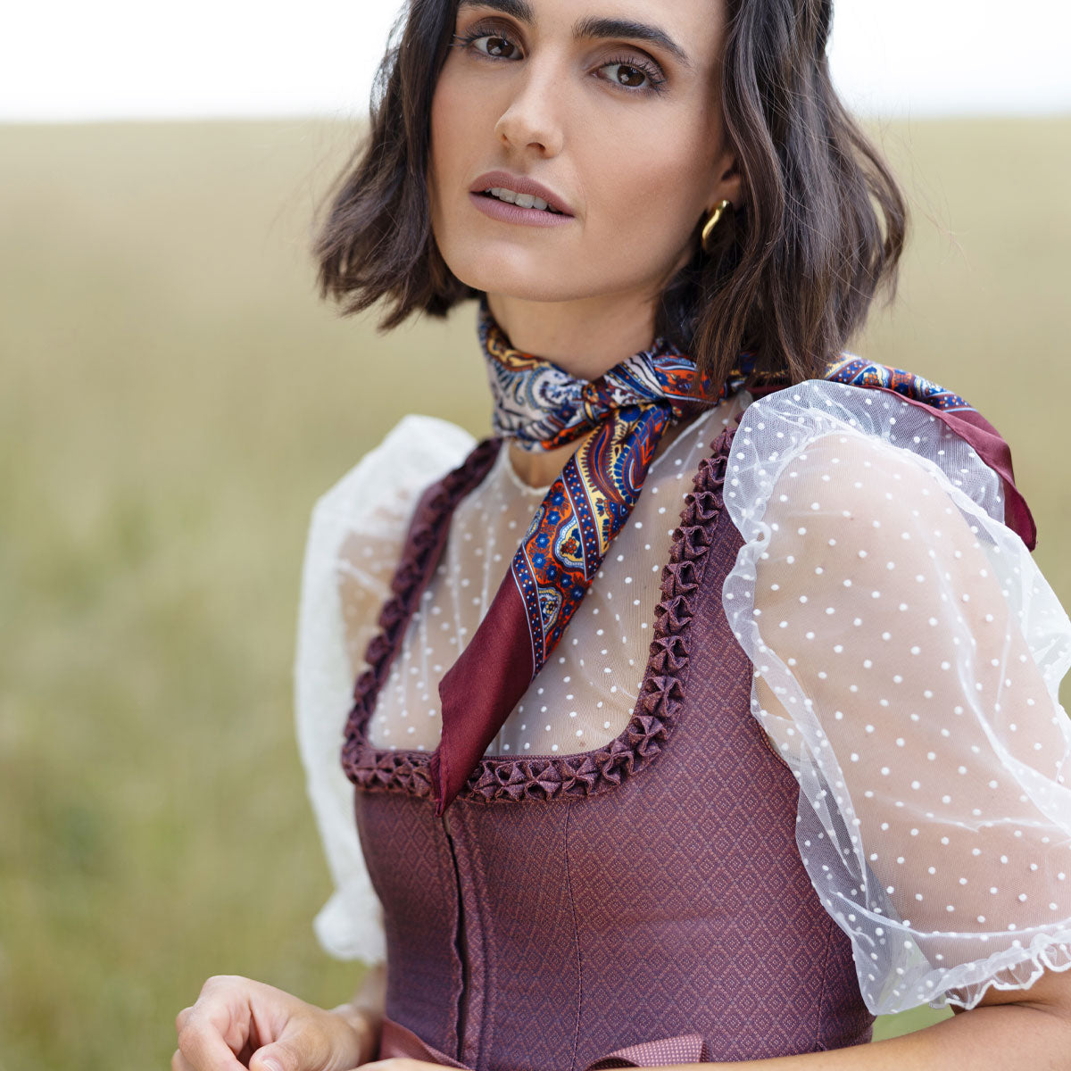 Dirndlbluse in Größe 36 in Off White mit Puffarm und Rundhalsausschnitt von MarJo