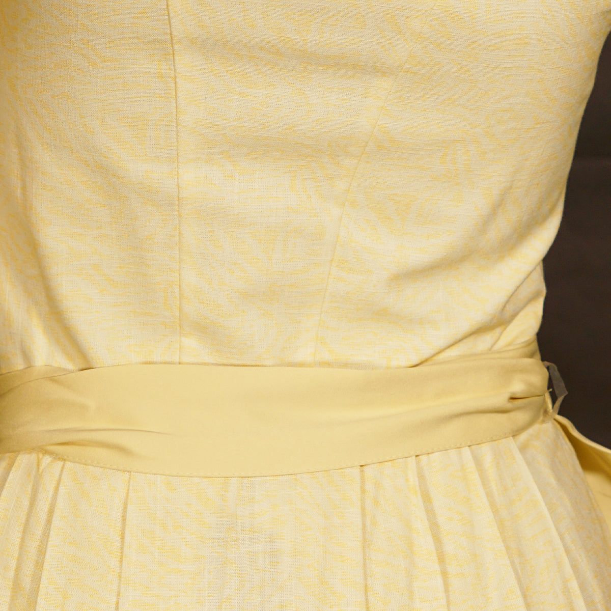Elli & Juliette Dirndl Charlotta Aurora Vanille Flügelarm 70 cm