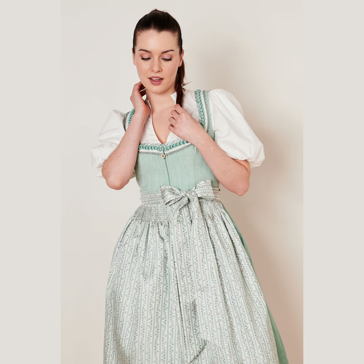 Krüger Dirndl Adribel Mintgrün Froschgoscherl 70cm - Datschi Trachten