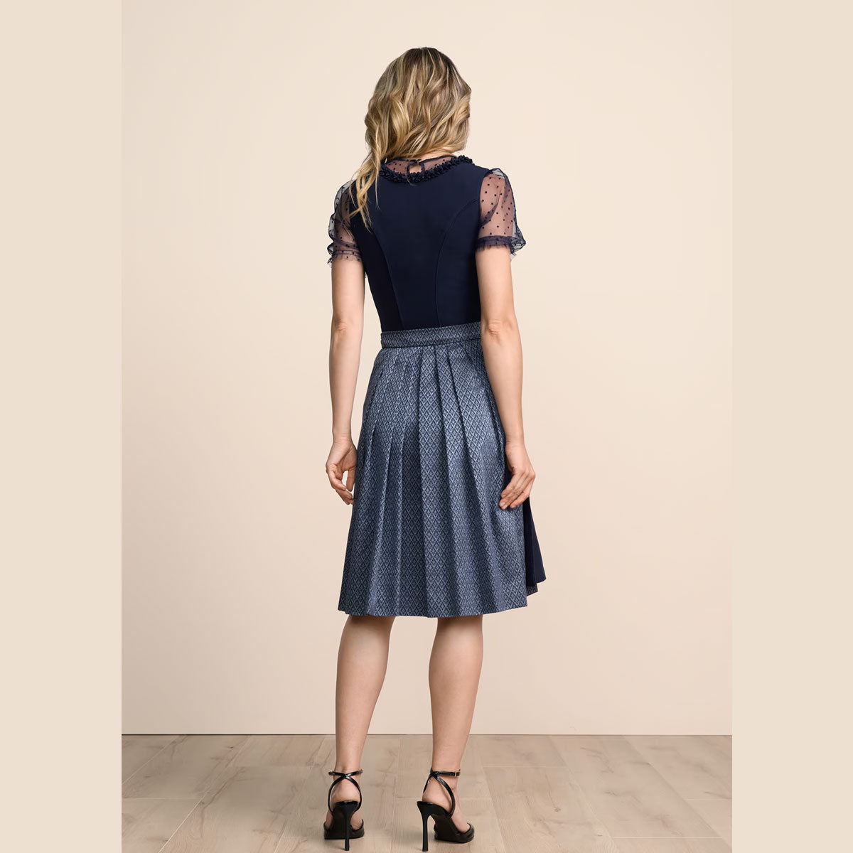 Krüger Dirndl Anica Blau Herz Ausschnitt 60cm - Datschi Trachten
