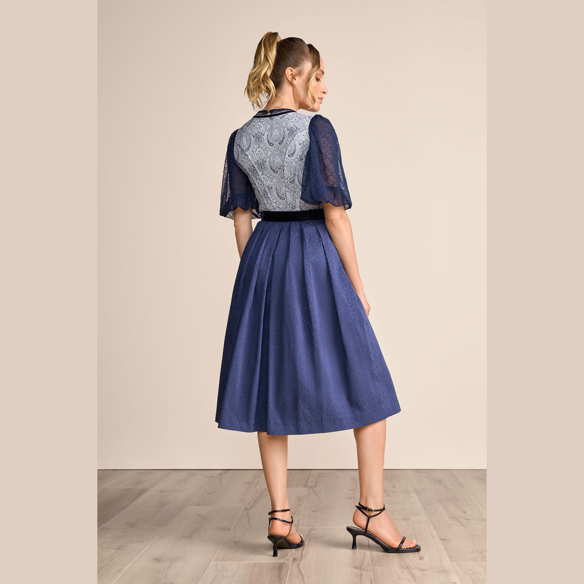 Krüger Dirndl Callista Blau mit Reißverschluss 70cm - Datschi Trachten