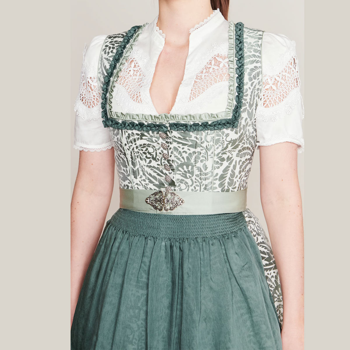 Krüger Dirndl Fritza Schilf Froschgoscherl 70cm - Datschi Trachten