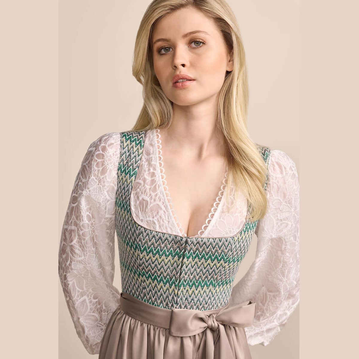 KrĂŒger Dirndl Neah GrĂŒn mit ReiĂverschluss 70cm - Datschi Trachten