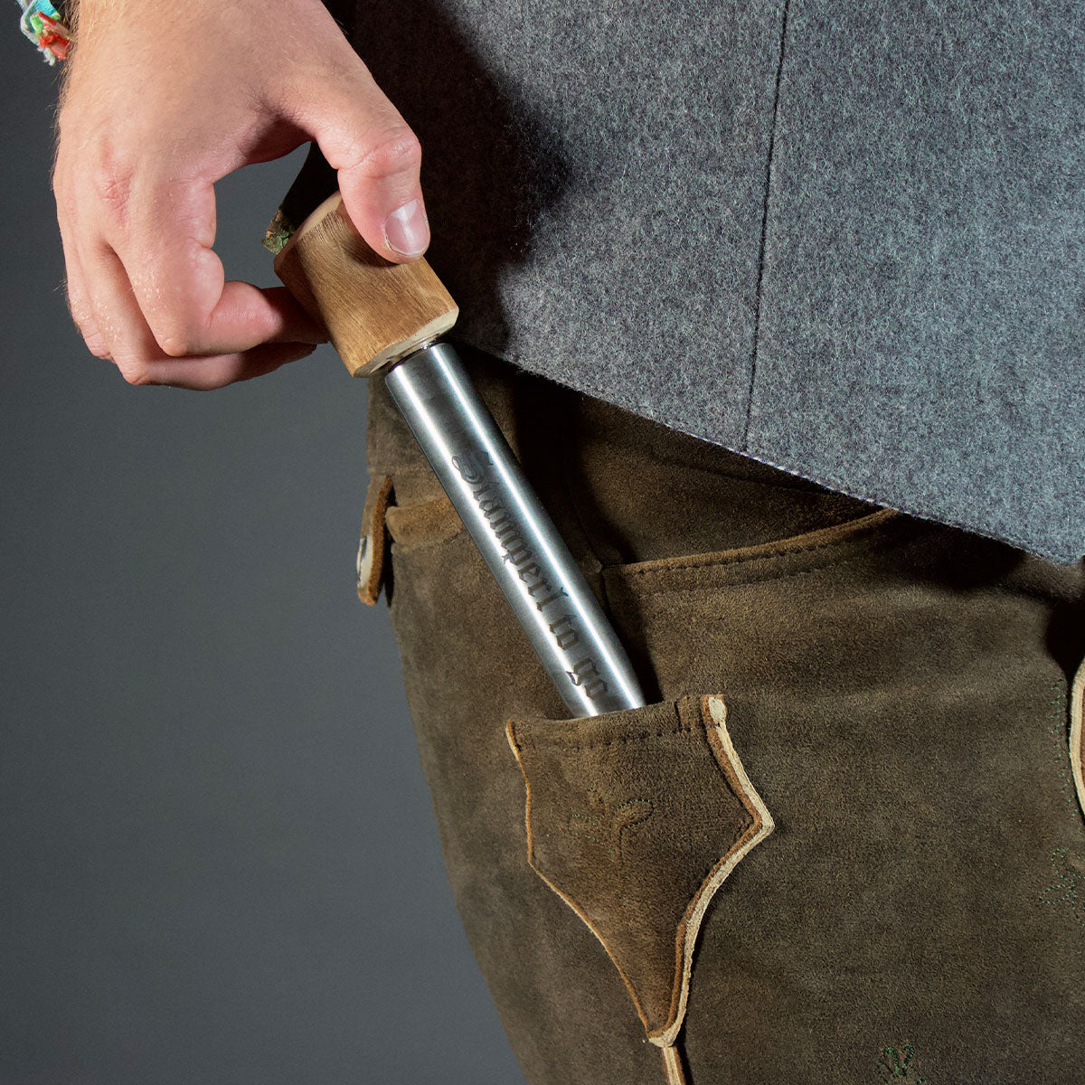 Lederhosen Flachmann Stamperl To Go - Datschi Trachten