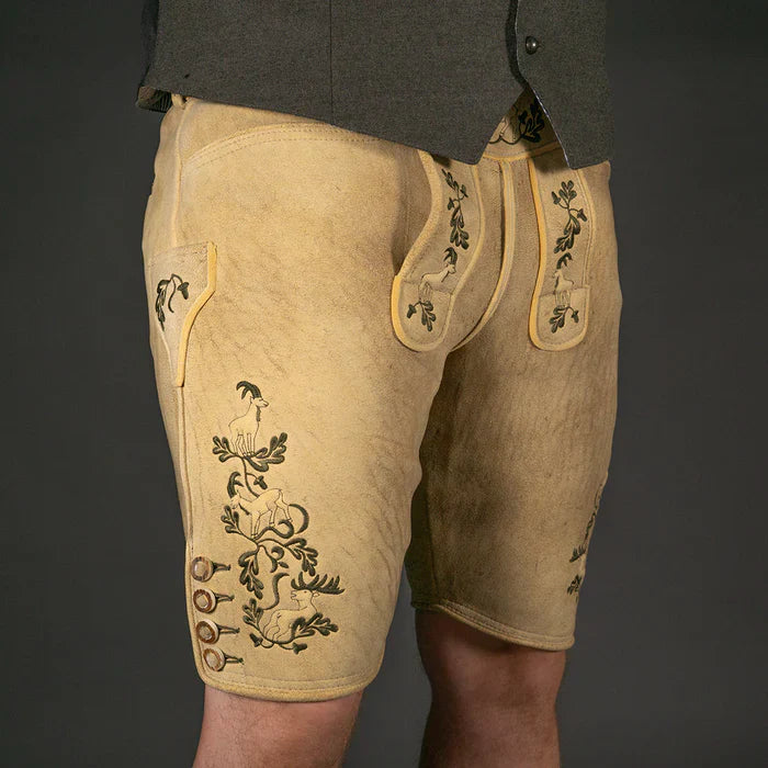 Klassische bayerische Hirschlederhosen sämisch gegerbt für Herren mit traditioneller Stickerei von Datschi Trachten