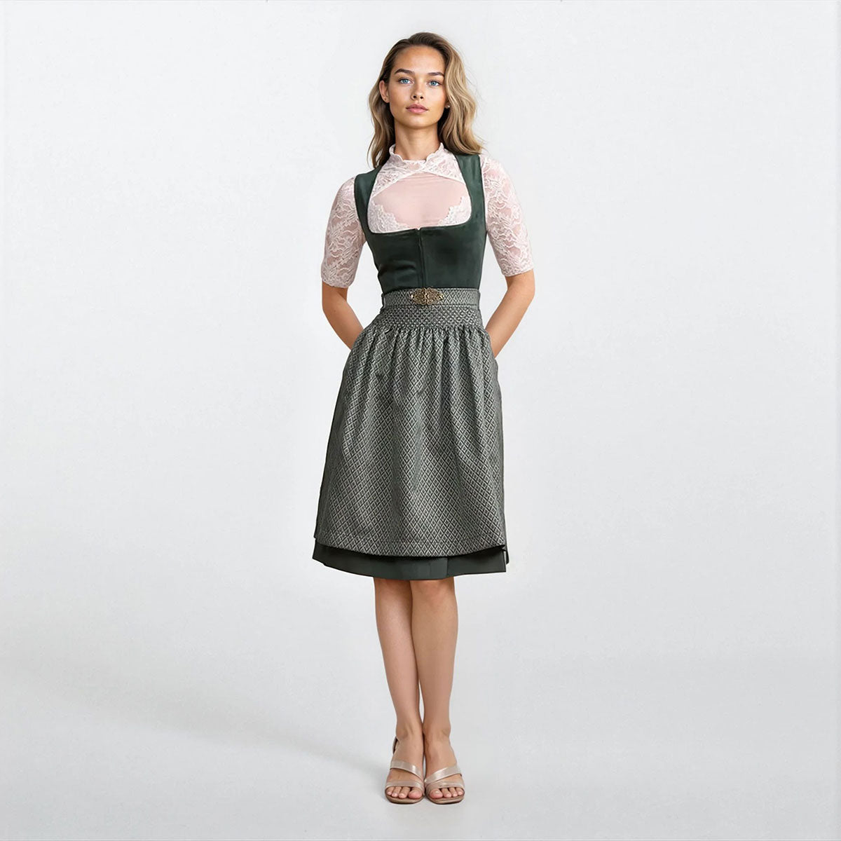 Krüger Dirndl in Größe 48 in Grün mit Samtmieder und passender Schürze für Wiesn und festliche Anlässe
