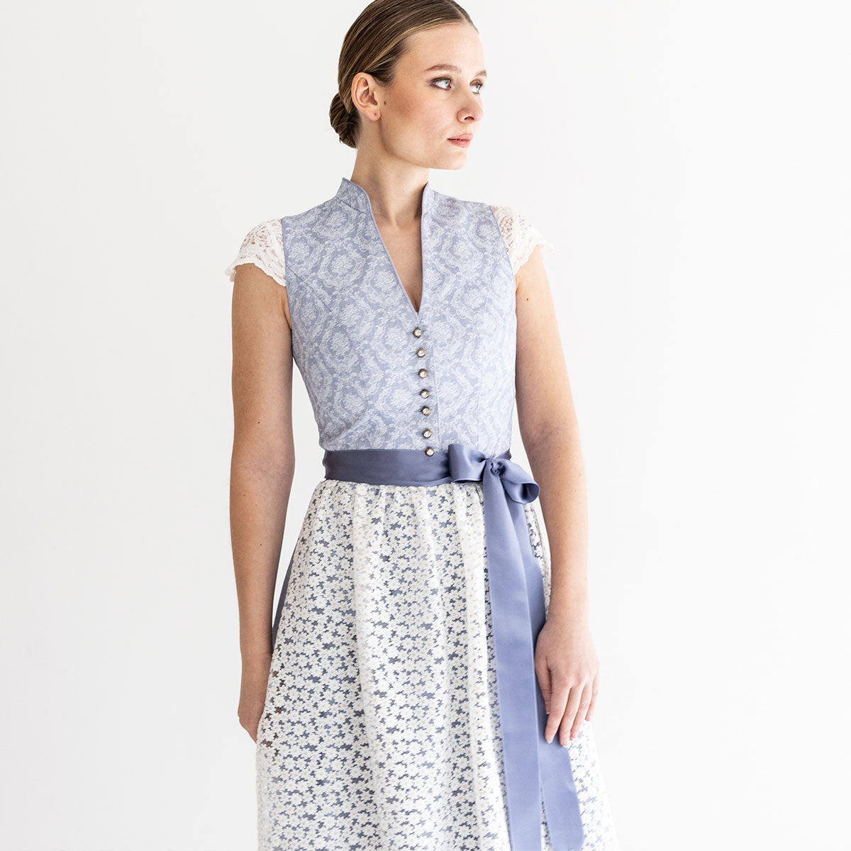 Alpenfee Dirndl Lara Hellblau 60cm Hochgeschlossen Blumenmuster - Datschi Trachten