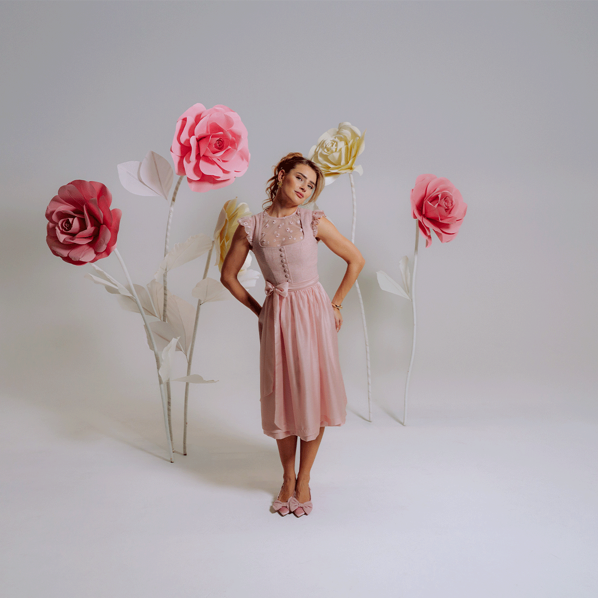 Anna von Klinski x Krüger Dirndl Serafina Rose 70cm Kollektion 2026