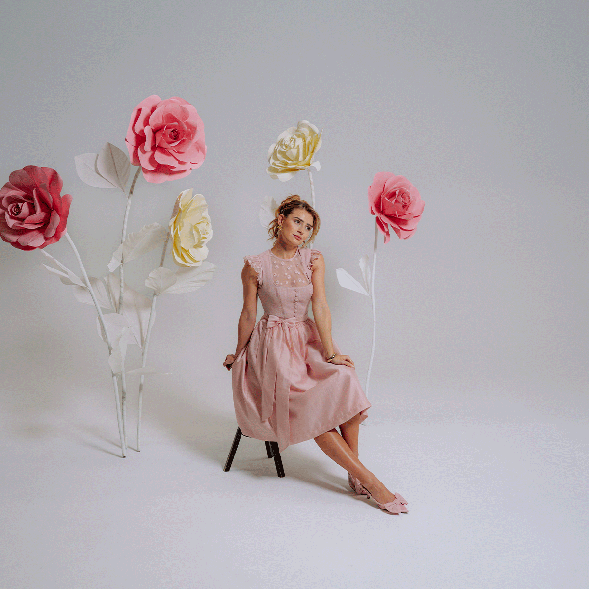 Anna von Klinski x Krüger Dirndl Serafina Rose 70cm Kollektion 2026