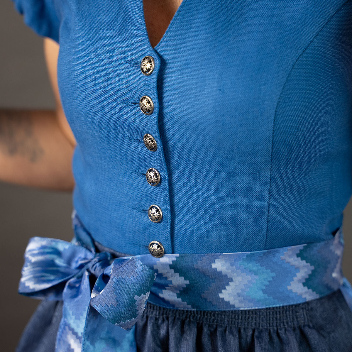 Elli & Juliette Dirndl Bobbi Ophelia Mittelblau mit Puffarm - Datschi Trachten