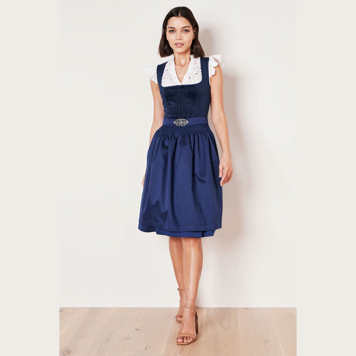 Krüger Dirndl Alisha Blau Samt 60cm - Datschi Trachten