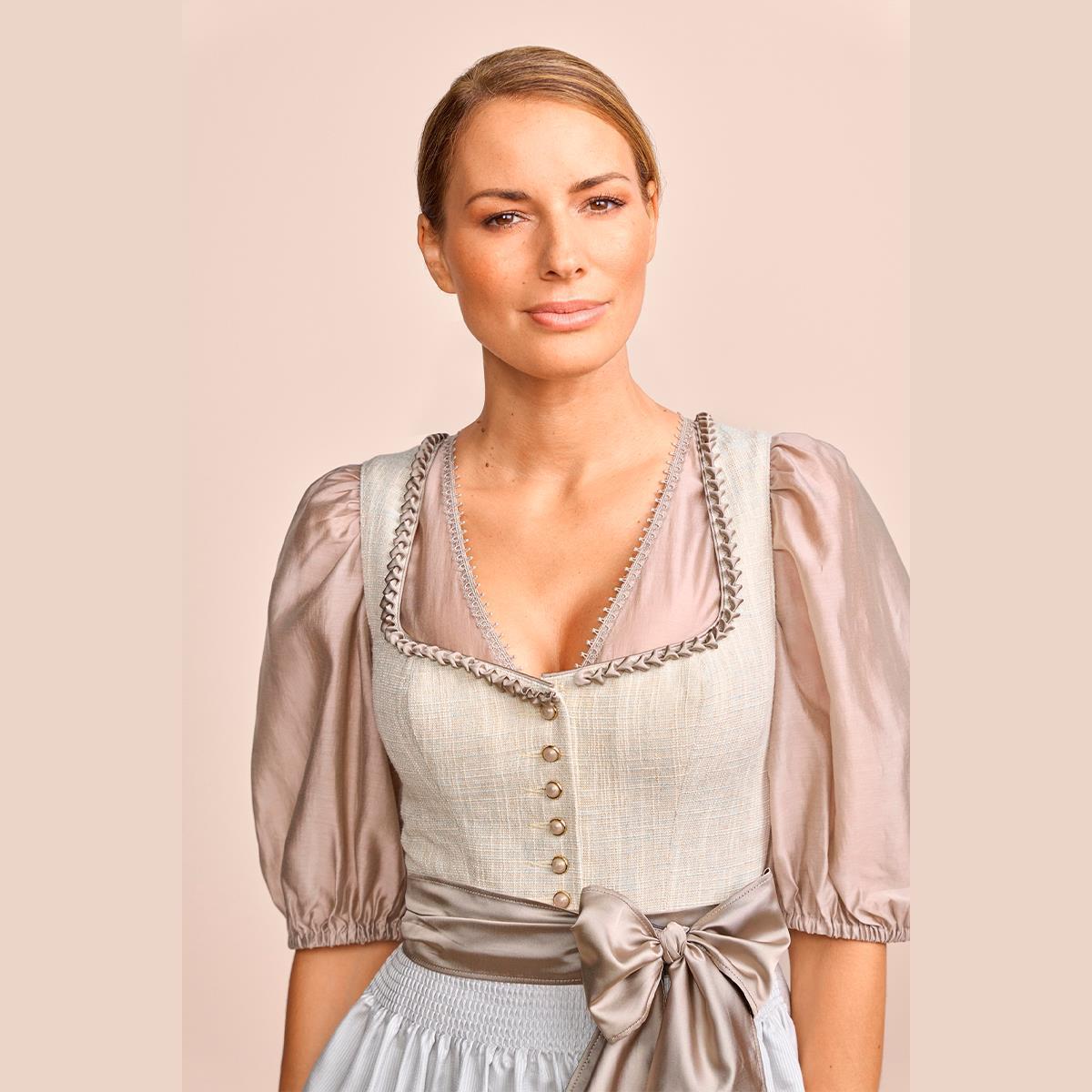 Krüger Dirndl Annemarie Beige Blau Herzaussschnitt 70cm - Datschi Trachten